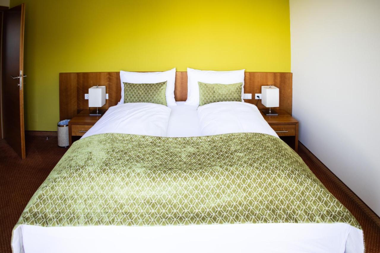 Seehotel Sued By S4Y Velden am Wörthersee Buitenkant foto