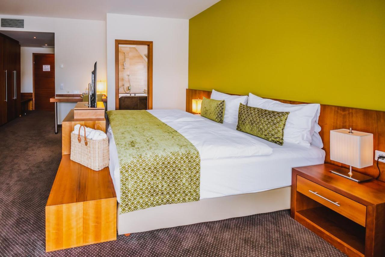 Seehotel Sued By S4Y Velden am Wörthersee Buitenkant foto
