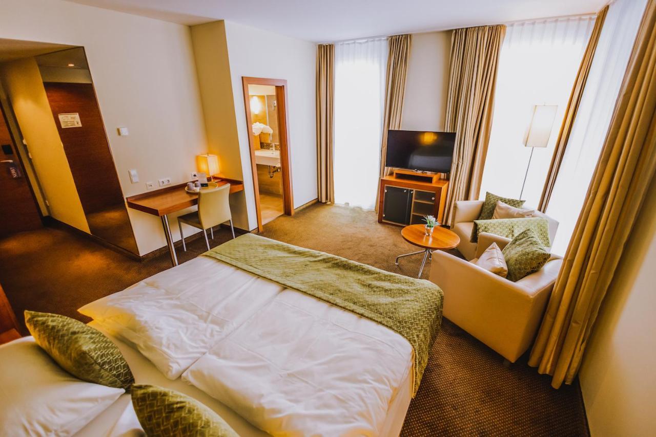 Seehotel Sued By S4Y Velden am Wörthersee Buitenkant foto