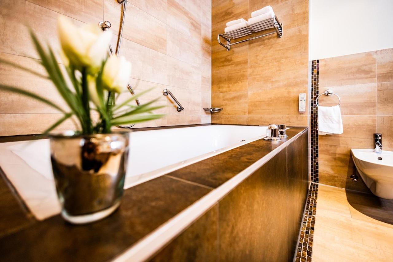 Seehotel Sued By S4Y Velden am Wörthersee Buitenkant foto